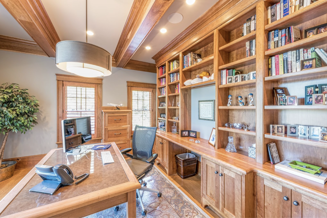 Home Offices with a View: Designing Productive and Inspiring Workspaces