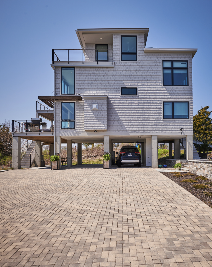 Designing a Coastal Home That Lives Beautifully Year-Round